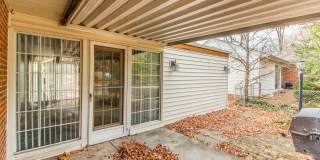 Lovely Large 3 Bedroom 1 1/2  Bath Ranch Style Home Gallery 23