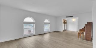 Come to check this beautiful house 4 bedrooms, possible 5th bed and 3 baths. Gallery 34