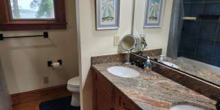 Fully Furnished Lakefront Home Gallery 25
