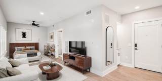 900 Willow Gallery 16