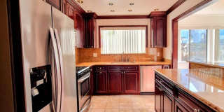 Beautiful 2bd Townhouse With Attached Garage, Private Patio, Pool/Hot Tub, & Clubhouse! Gallery 3
