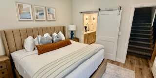 Flexible lease options! Spacious Townhome in Washington Gallery 14
