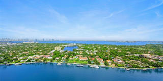 4779 Collins Ave Gallery 1