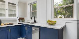 Elegant Renovation! HUGE 1 Bed 1 Bath Available Now! Gallery 13