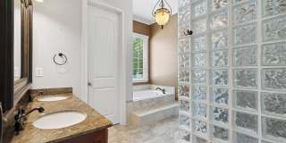 11140 W Road Gallery 24