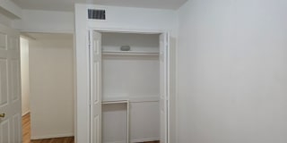 Spacious 4BR Apartment in Lindenwood/ Howard Beach Gallery 11
