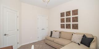 208 Ashley Court Avenue Gallery 9
