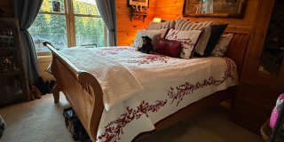 Charming Tahoe Donner Log Cabin with Hot Tub Gallery 14