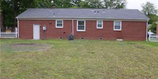 330 Kingsman Drive Gallery 15