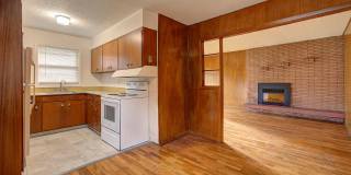 Quaint Three Bedroom Home in Vancouver! Apply today to received $250 off June 2026 Quaint Three Bedroom Home in Vancouver! Apply today to received $250 off June 2026 Gallery 1