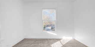 526 W Munson Gallery 16