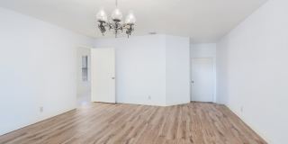 9231 LINBROOKE Gallery 18