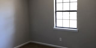 3 bed 2 bath Pet friendly Home Gallery 14