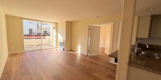 Cute Upgraded 2 bedroom/2 Bath Gallery 9