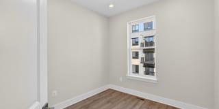 2507 LIGHT Street Gallery 18