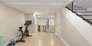 1532 N BROADWAY Gallery 18