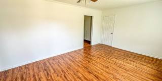 3 Bedroom House with Garage and Fenced Yard!! Gallery 3