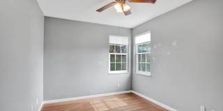 Amazing 4 Bedroom, 3 Bath home plus large 21'x11' loft located in Parkland Isles! Gallery 90