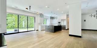 1319 Sunset Plaza Drive Gallery 11