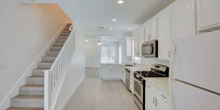 2 Story 2 Bedroom Gated Community Amazing Location Gallery 10