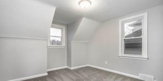 Stunning 2 bedroom home in Brookline available July 15! Gallery 21