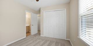 Fantastic End-Unit Townhome Available Now! Gallery 13
