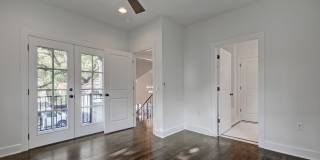 1208 W 22 1/2 St Gallery 19