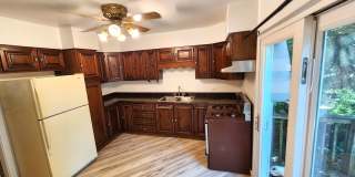 Spacious 2 Bedroom Home w/ 2.5 car garage - Westmont Gallery 17