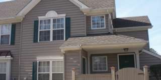 IMMACULATE END UNIT T.HOUSE STYLE CONDO IMMACULATE END UNIT T.HOUSE STYLE CONDO Gallery 1