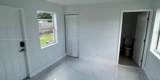 2726 NW 4th Ct Gallery 2