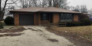 3 Bedroom/1 Bath - Near Hoosier Park Racing and Casino Gallery 1
