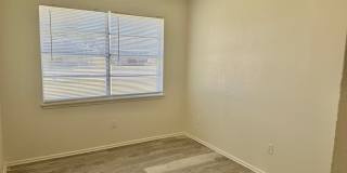 Updated 3/1.5 with Bonus Room in North by Northwest! Gallery 21