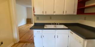 2 Bedroom House with Fenced Backyard near Downtown Athens - AUGUST 2025 Gallery 1