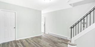 565 LINE Street Gallery 6