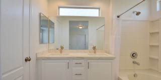 2 Story 2 Bedroom Gated Community Amazing Location Gallery 21