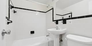 Quebec House Gallery 35