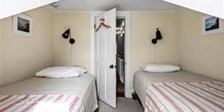 Beautiful 2 bedroom/ 2 bathroom apartment located right on Historic Main Street in St. Charles. Beautiful 2 bedroom/ 2 bathroom apartment located right on Historic Main Street in St. Charles. Gallery 22