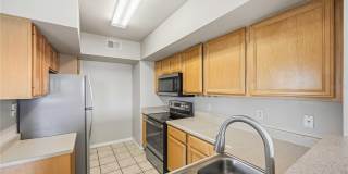 1025 VILLAGIO Circle Gallery 13