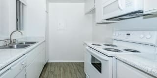 Pinecrest Apartment Homes Gallery 13