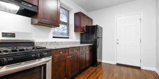7525-33 S. Kingston Avenue Gallery 1