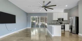Modern Loft Near HCA & TMH With Lake Frontage Gallery 10