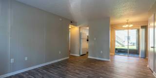 Creekwood Apartments Gallery 8