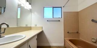 3 bed, 2 bath located in Riverside! Gallery 23