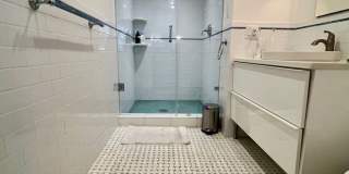 Gorgeous 2-Bed/2-Bath Condo in the Heart of Old City! Available August 1st! Gallery 30