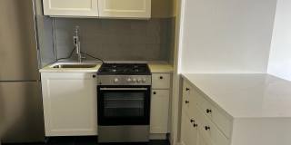 1810-18 RITTENHOUSE Square Gallery 3