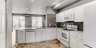 Beautiful 3-Level Hillsboro Townhouse in Quiet Cul-de-sac! Gallery 9