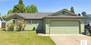 Light & Bright 2 Bed/2 Bath Home Available in White City! Gallery 1