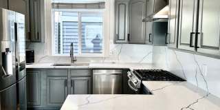 Modern 3 bedroom, 2.5 bathroom Townhome in Mapleleaf! Gallery 7