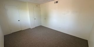 Updated 2 Bed / 1 Bath Condo in Lakeside Gallery 10