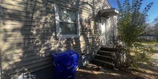 Charming 2 Bedroom Home Minutes from Downtown Greenville Gallery 9
